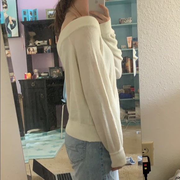 Off the shoulder cream sweater - Picture 2 of 4